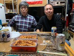 �R���i�ɑł����I�ƌ����Ď�z���ꂽ�J�c��O�ɁB�X���Ɖ���...