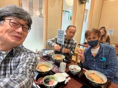 ����c�̑O��RACTO�̔����ɂĂ��΂�H��...