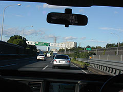 �g���l���c�܂łQkm�h�̊Ŕ��B���悢��֓����ɓ˓���