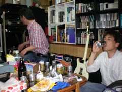 ����ɂ��Ă��r�[�����͂��ߎ�ނ���R����ł���H���@�̕��i...