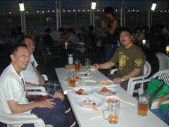 �O��̋���z�e������r�A�K�[�f���ɂāI