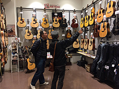 ���ÃC�I���̊y�퉮���₩������Ƌ��{...