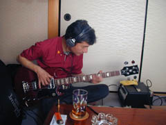 �����Q�̂r�f�x�[�X���A���y�O�Ɍq���Ńn�[�h�ȉ��t������������...