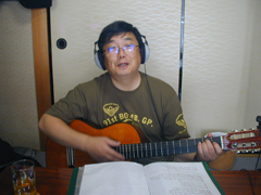 �ĂуK�b�g�M�^�[�Ř^�����s���X��...