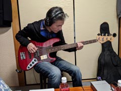 �����Ƀ��W�I�R���g���[�����j�b�g�𑕒����ăx�[�X�����t������...