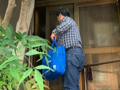 ���@�Ɏ��i��z�B����X���i�ނ��h�A��߂Ă��܂������ߏ��̎p�͎B�e�ł����j...